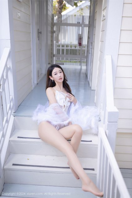 穿着风衣的日韩系风格美女写真照片大全海报