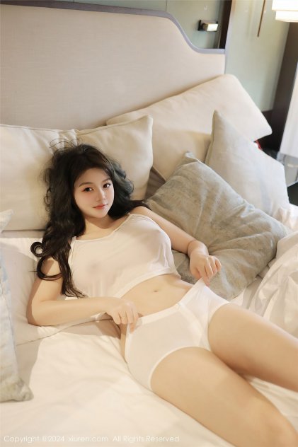 久播一样的网站海报